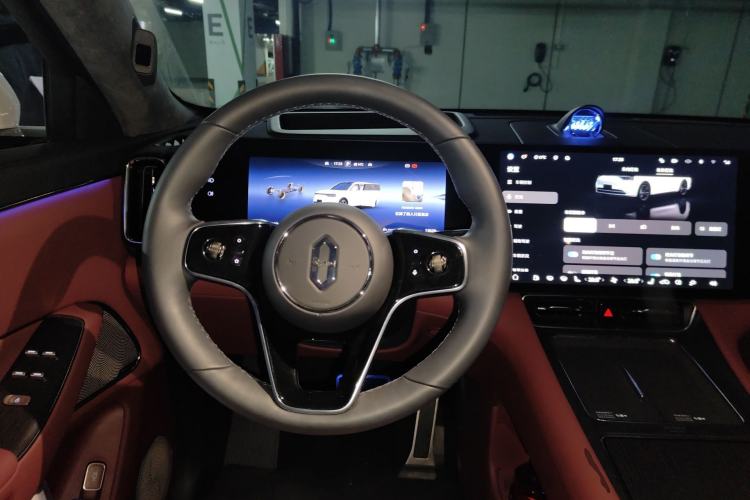 Used Hima AITO M8 2025 Extended-Range Ultra Version 53.4 kWh 5-Seater Edition Steering Wheel