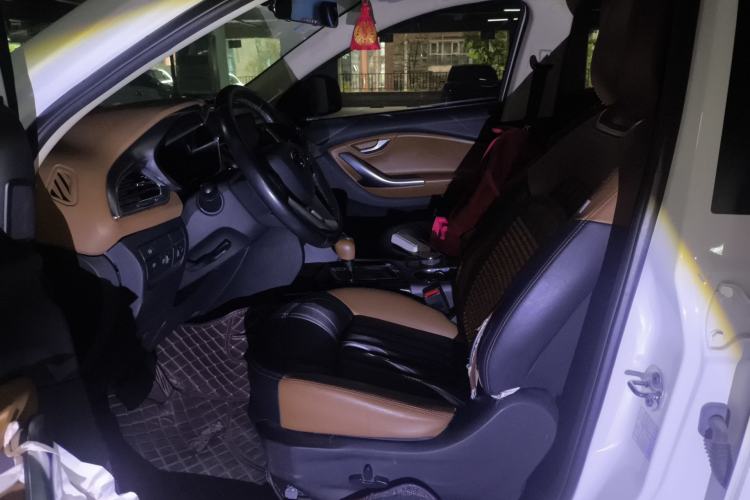 Used Soueast DX7 2015 1.5T Automatic Luxury Model Left Front Seat