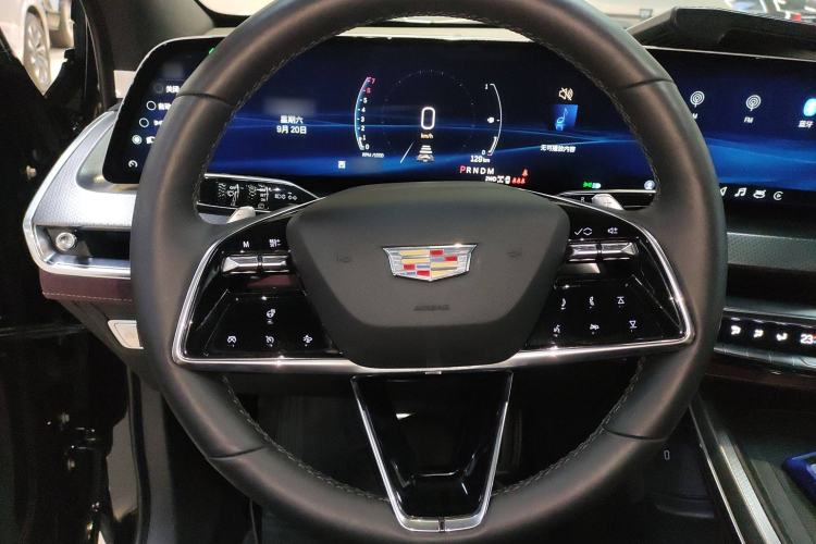 Used Cadillac XT5 2025 2.0T Platinum Edition
