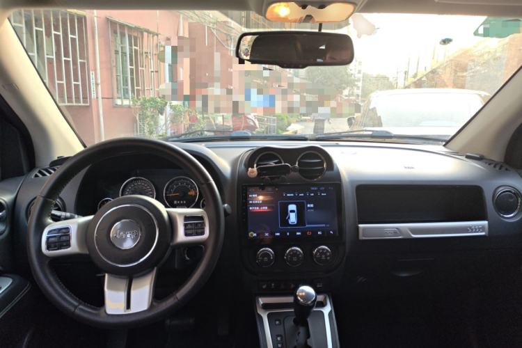 Used Jeep Compass 2013 2.0L two-wheel drive luxury version
