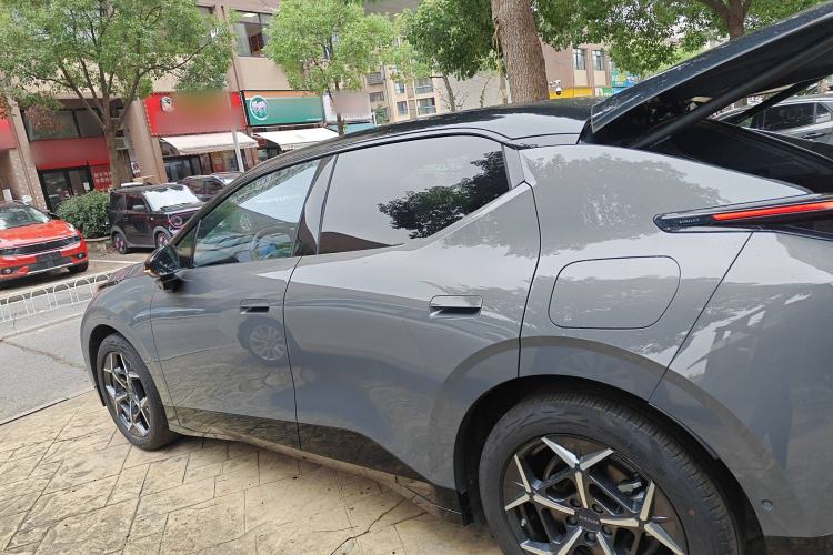 Used Lynk & Co Z20 2025 530 km Range Rear-Wheel Drive Max
