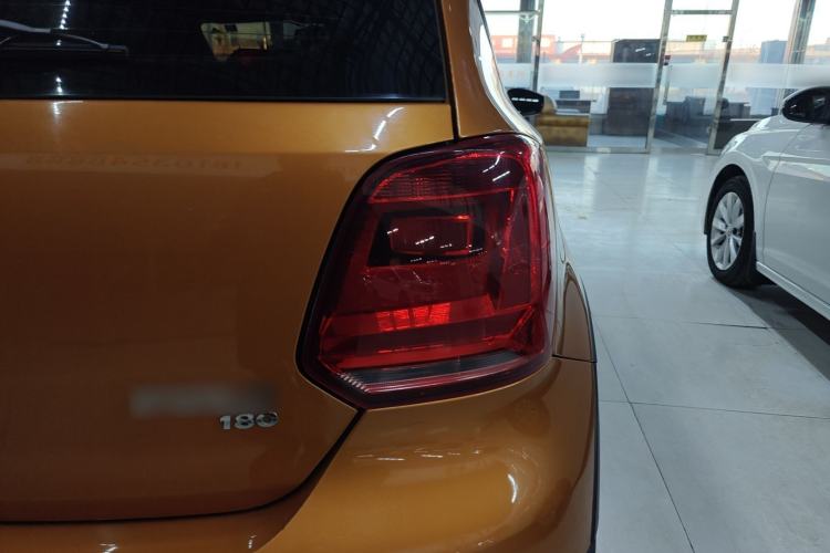 Used Volkswagen Polo 2018 1.5L Cross Polo Automatic
