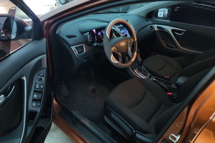 Used Hyundai Elantra (5th Generation / Langdong) 2015 1.6L Automatic Leading Model