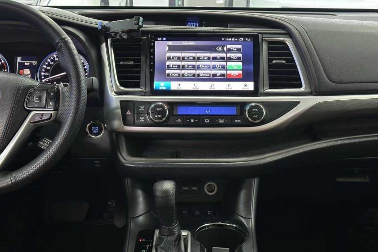 Used Toyota Highlander 2018 2.0T Four-Wheel Drive Knight Edition 7 Seats China VI Standard Interior 1