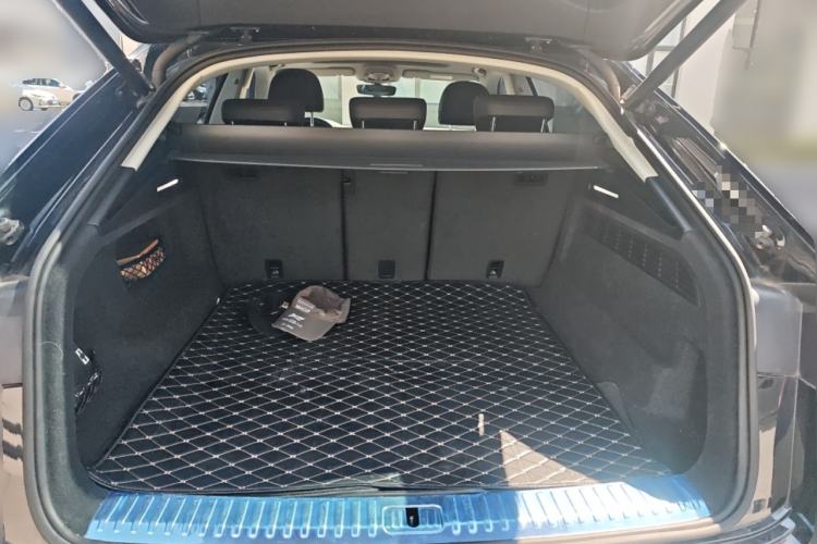 Used Audi Q8 2019 45 TFSI Luxury Prestige Edition Trunk