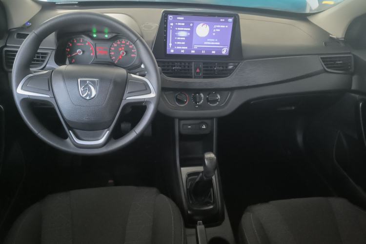 Used Baojun 310 2016 1.2L manual Comfort trim level