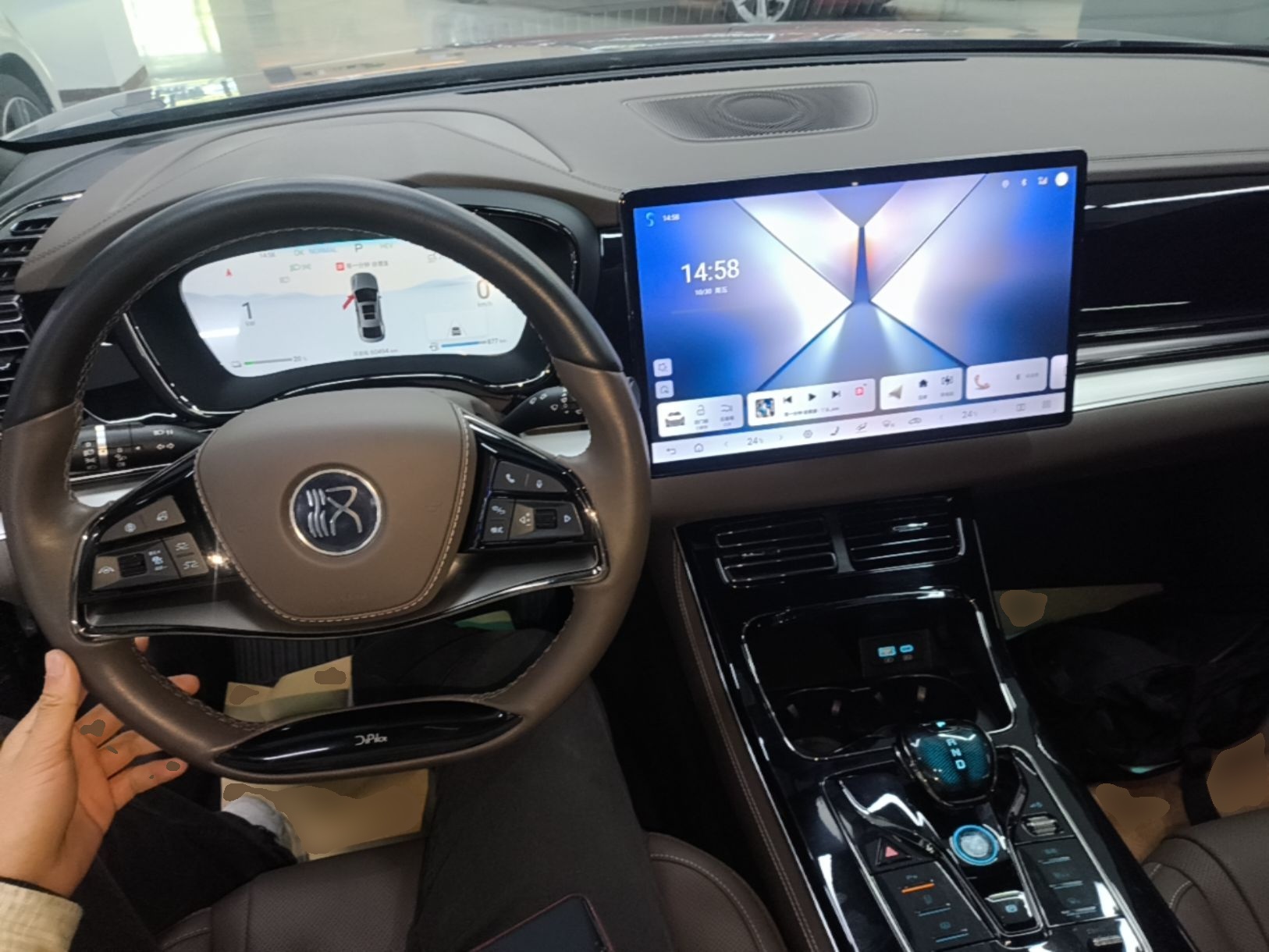 BYD Han 2024 DM-i Glory Edition 121KM Prestige Model - Executive — снимка 12