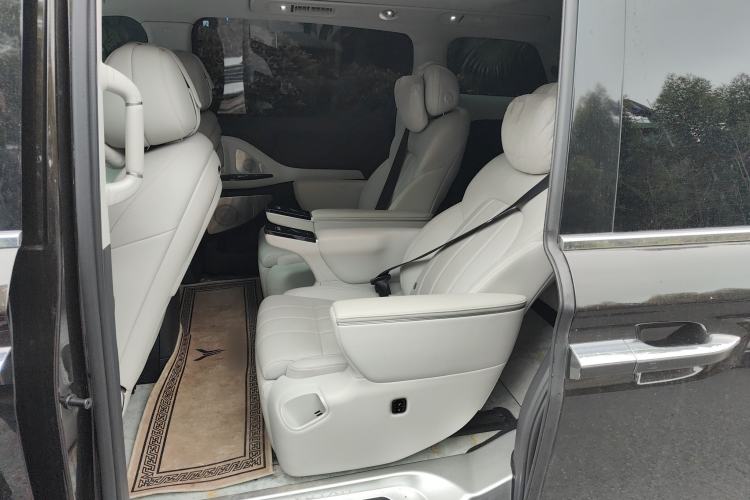 Used VOYAH Dream 2025 PHEV Four-Wheel Drive Prestige Kunpeng Edition
