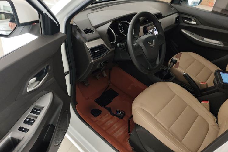 Used Wuling Hongguang 2018 1.5L S Comfort Model L2B Driver Seat