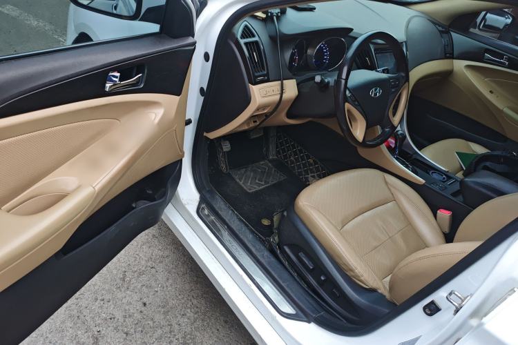 Used Hyundai Sonata 2013 2.0L Automatic Luxury Edition
