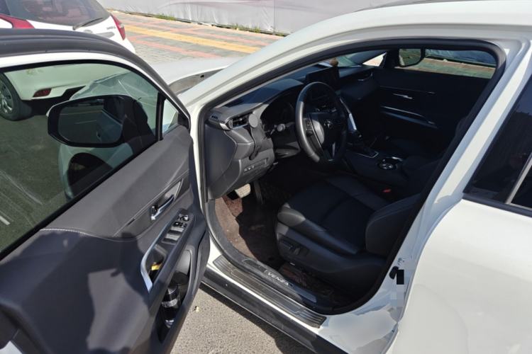 Used Toyota Venza 2023 2.0L CVT Two-Wheel Drive Luxury Edition Driver Seat