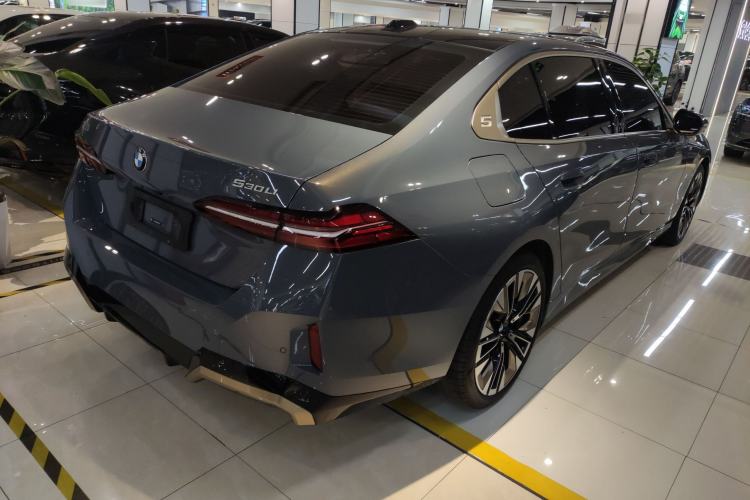 Used BMW 5 Series 2024 530Li Luxury Edition M Sport Package
