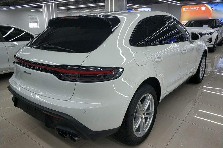 Used Porsche Macan 2023 Macan 2.0T Rear Right 45 Deg