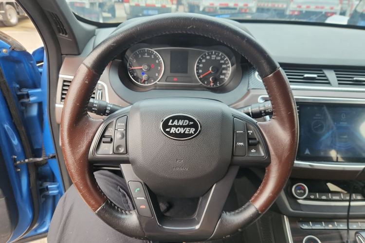 Used Land X7 2015 2.0T Panoramic Prestige Edition Steering Wheel