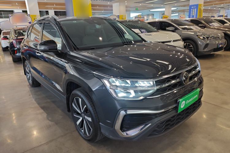 Used Volkswagen Tharu 2023 300TSI Two-Wheel-Drive Moonlight Edition Front Right 45 Deg