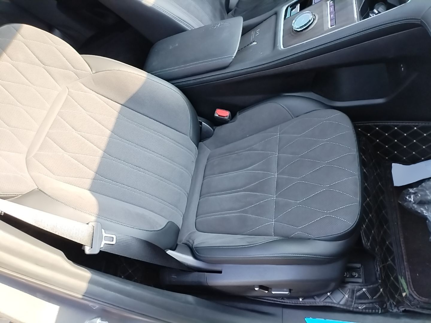 Geely Auto Monjaro L 2025 Dongfang Yao 2.0TD Automatic Lanxing Edition — снимка 19