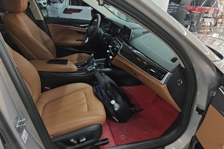 Used BMW 5 Series 2018 528Li Launch Special Edition Right Front Seat