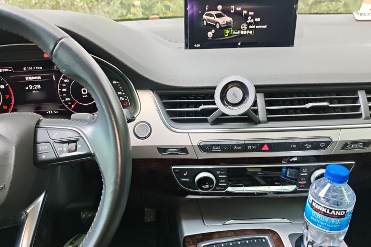 Used Audi Q7 2018 45 TFSI S line Sport Edition Audio And AC Panel