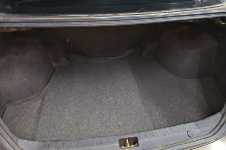 Used Soueast V5 Lingzhi 2015 Plus 1.5L Manual Smart Edition Trunk