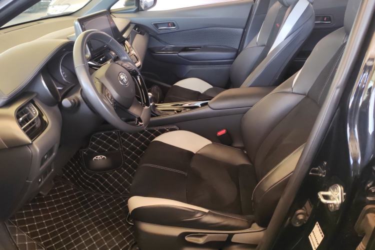 Used Toyota IZOA 2021 2.0L Yichi SPORT
