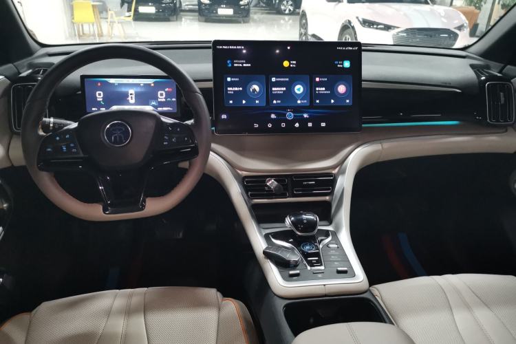 Used BYD Song Pro New Energy 2023 Champion Edition DM-i 110KM Excellence Model Center Console