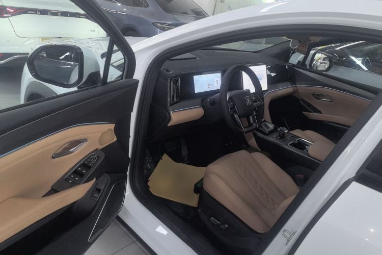 Used BYD Song L DM-i 2024 112 km Beyond Edition Driver Seat