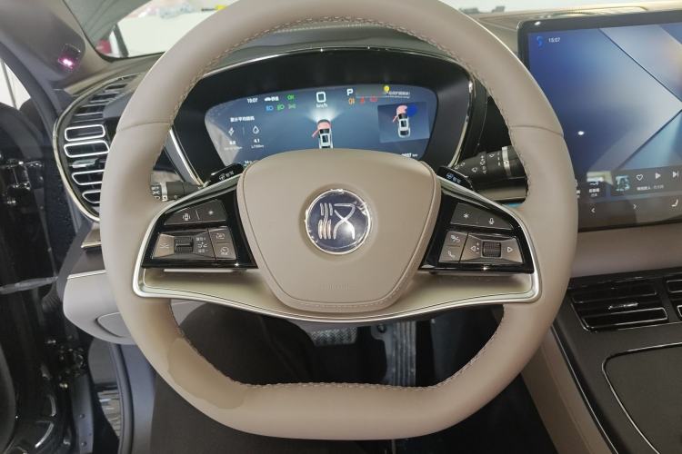 Used BYD Han 2025 DM-i Intelligent Driving Edition 125KM LiDAR Flagship Model
