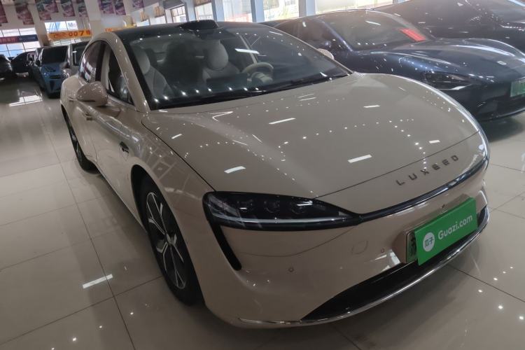 Used Hima Luxeed S7 2025 855 km Max