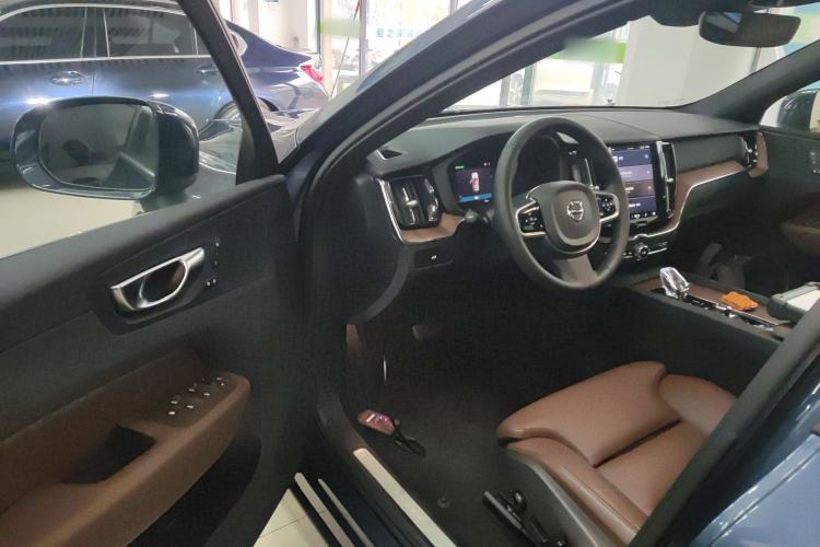 Used Volvo XC60 2025 B5 Four-Wheel Drive Smart & Advanced Luxury Edition