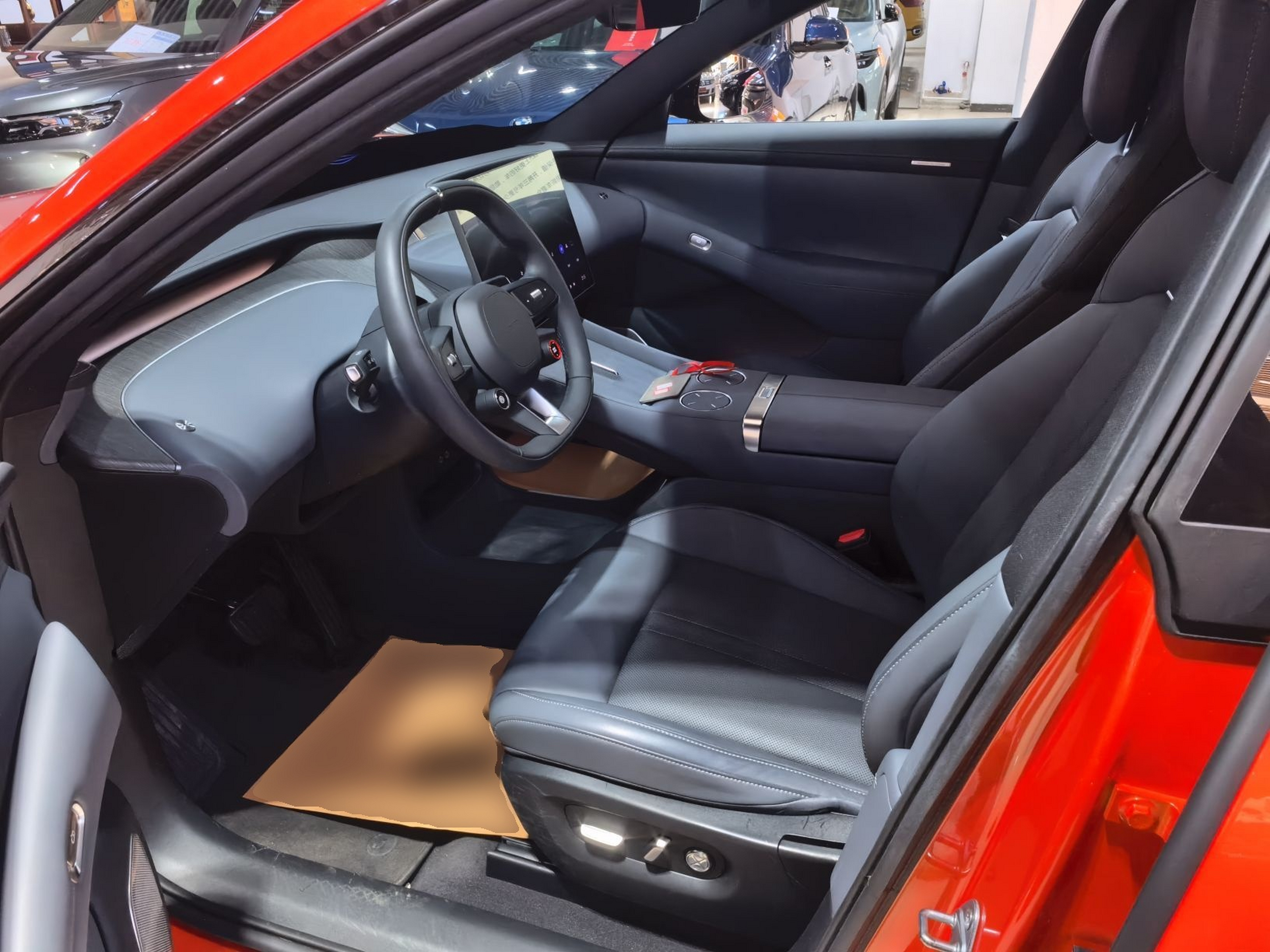 Переднее сиденье в автомобиле