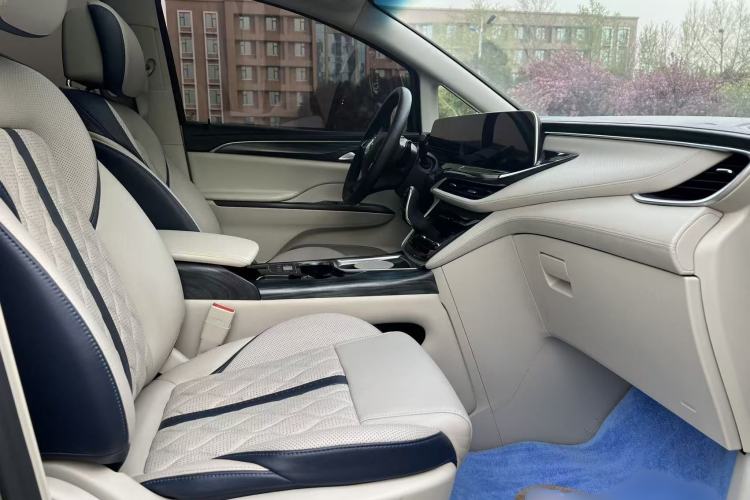 Used Buick GL8 2021 ES Landtrek 653T Comfort Edition