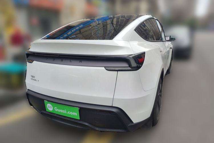 Used Tesla Model Y 2025 Rear-Wheel-Drive Version
