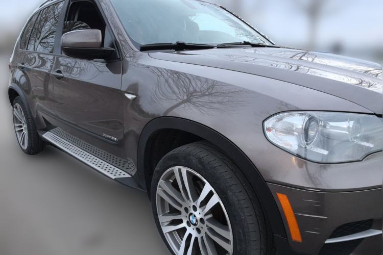 Used BMW X5 2013 xDrive35i Leading Model Front Right 45 Deg