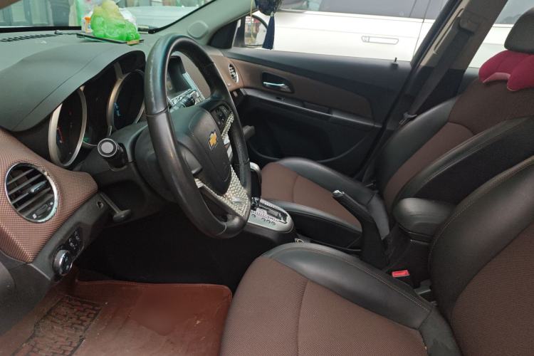 Used Chevrolet Cruze 2013 Hatchback 1.6L Automatic Luxury Model
