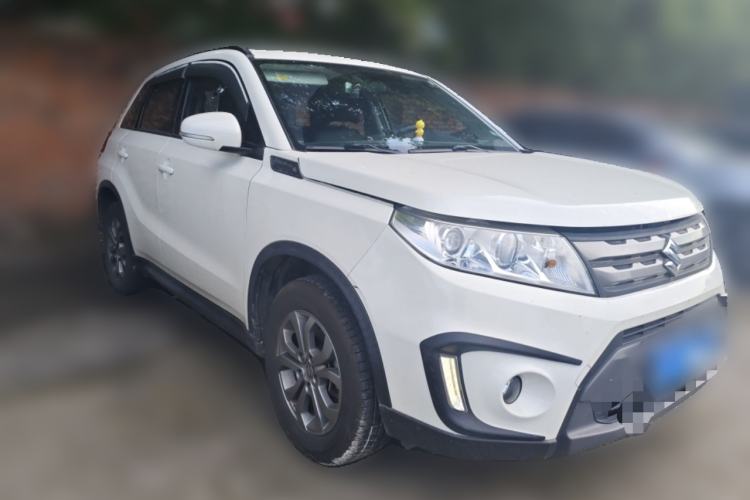Used Suzuki Vitara 2016 1.6L Manual Two-Wheel Drive Entry-Level Trim Front Right 45 Deg