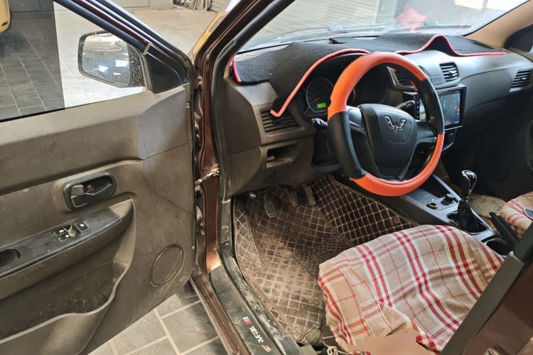 Used Wuling Hongguang 2015 1.5L S Basic Version China V Standard