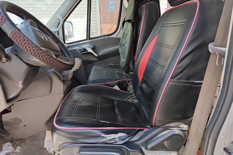 Used JAC Group Sunray 2017 2.0T Short-Wheelbase Mid-Roof Xingkuaiyun Multi-Purpose Commercial Vehicle
