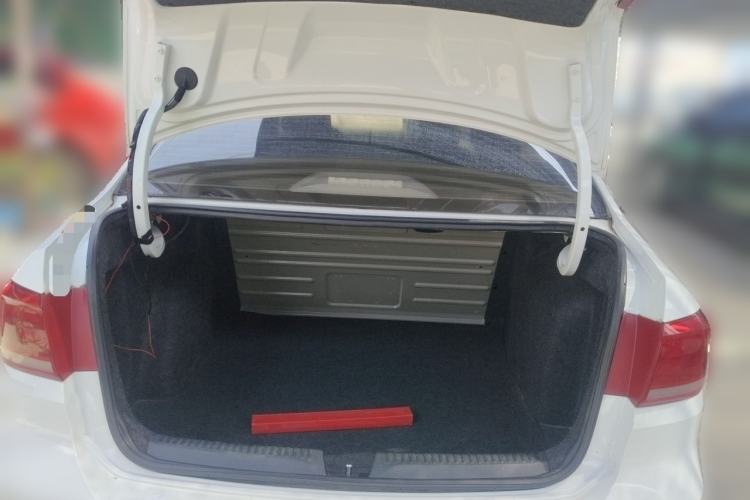 Used Volkswagen Santana 2015 1.6L Manual Fashion Edition Trunk