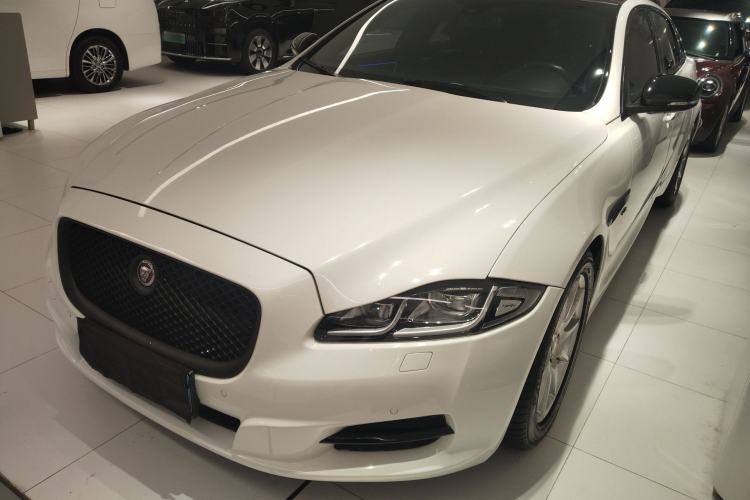 Used Jaguar XJ 2015 XJL 3.0 SC Two-Wheel-Drive Panoramic Business Edition