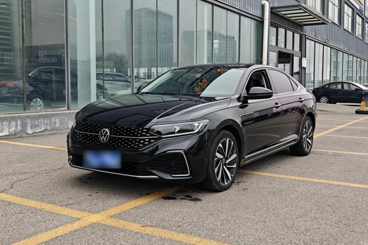 Used Volkswagen Passat 2022 330TSI Starry Luxury Edition – Exclusive Special Edition