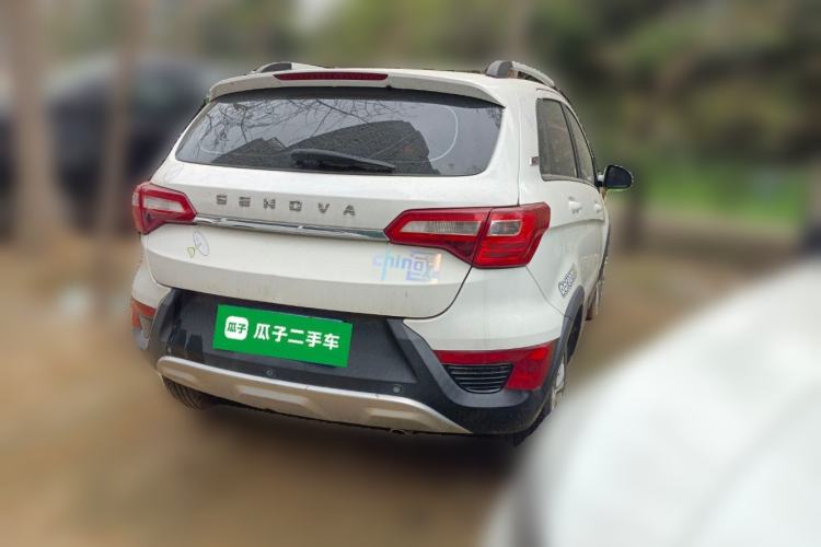 Used BAIC Senova X25 2015 1.5L manual Comfort trim level Exterior 5