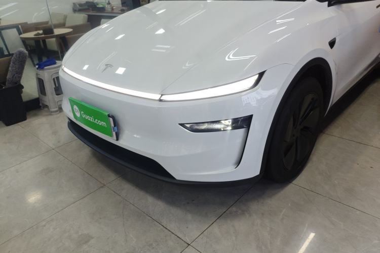 Used Tesla Model Y 2025 Long-Range All-Wheel-Drive Version