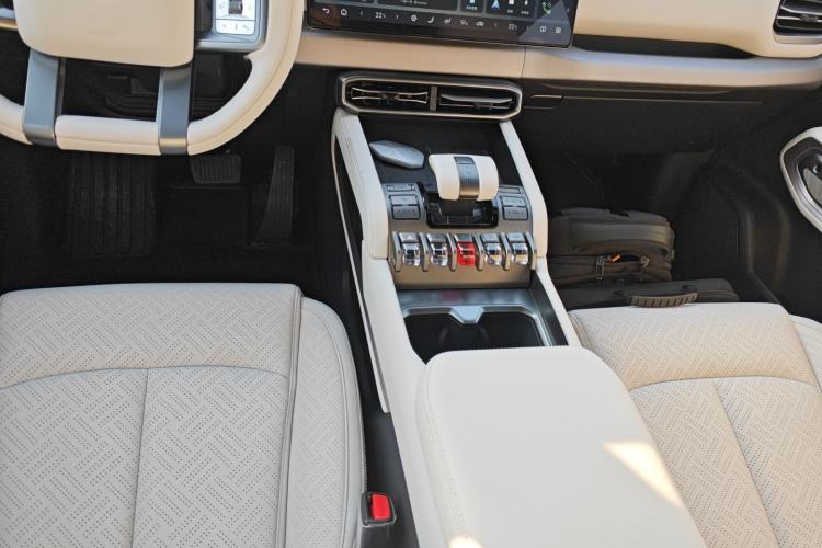 Used Formula Leopard Titanium 3 2025 501 km Range Rear-Wheel Drive Intelligent Driving Max Edition