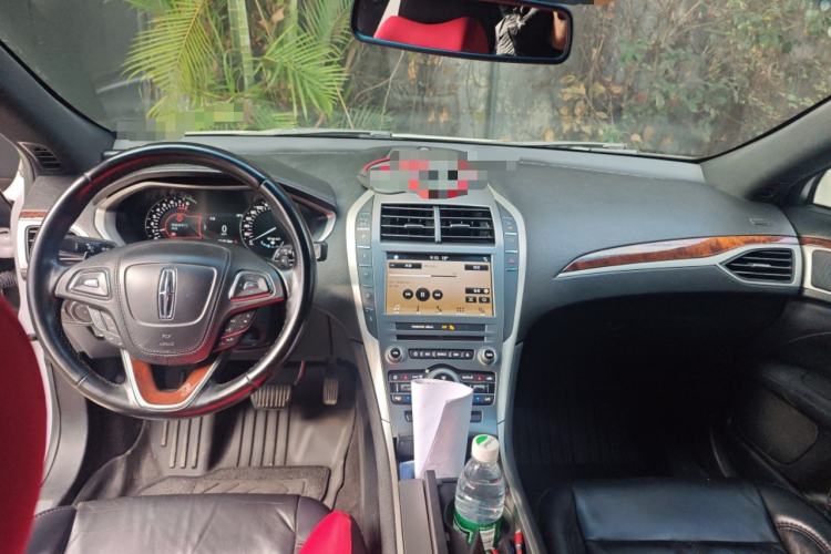 Used Lincoln MKZ 2018 2.0T Premium Edition Center Console