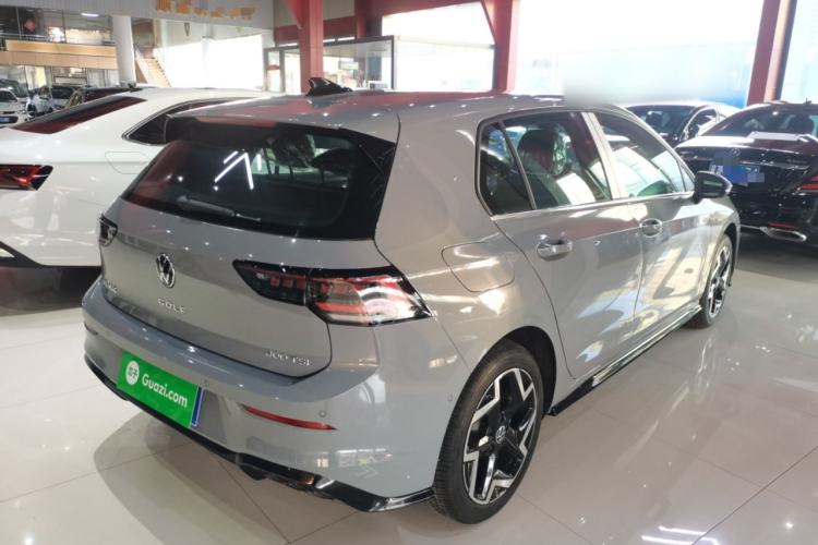 Used Volkswagen Golf 2025 Facelift 300TSI R-Line
