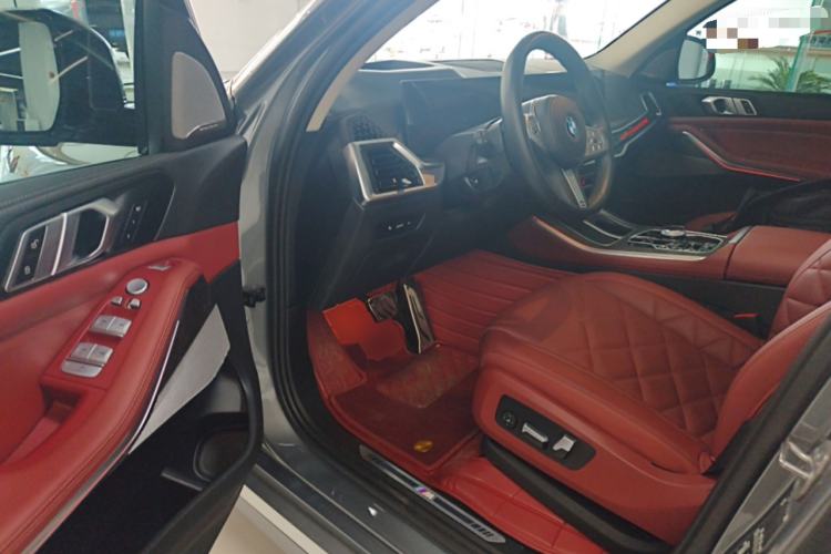 Used BMW X5 2023 xDrive 30Li Luxury M Sport Package
