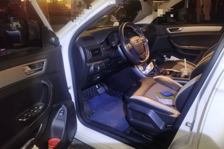 Used Qoros 5 2017 1.6T Automatic Prestige Model Driver Seat