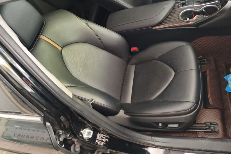 Used Toyota Camry 2019 Revised Version 2.0G Luxury Edition
