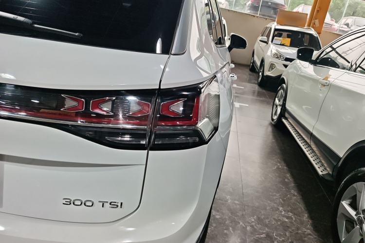 Used Volkswagen Tayron 2024 300TSI Two-Wheel-Drive Luxury Plus Advanced Version
