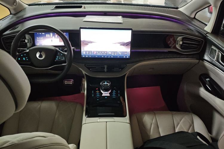 Used Denza D9 2025 DM-i Intelligent Drive 1020 Four-Wheel Drive Prestige Model
